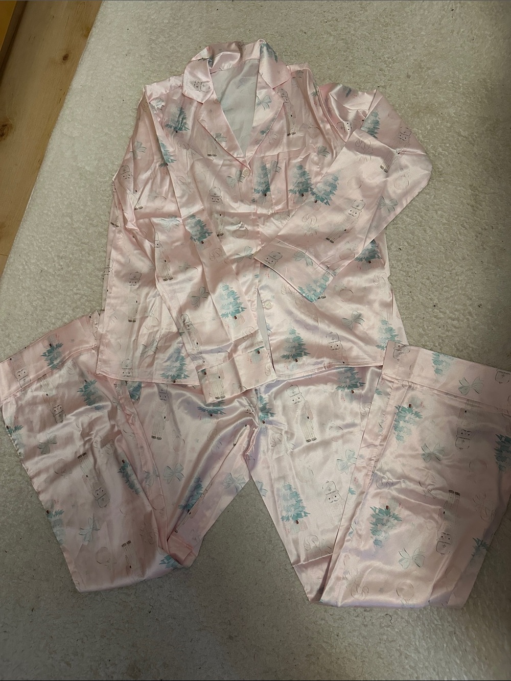 SHEIN Light Pink Satin Holiday Print Pajama Set
